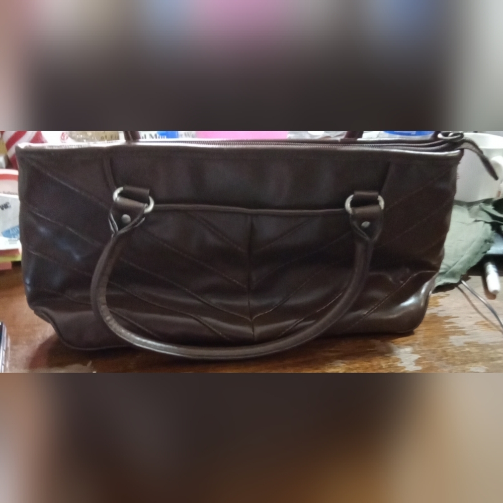 EUC Relic brown v pattern handbag